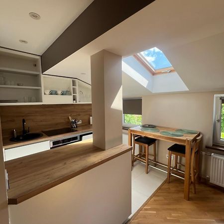 Kungu Street Apartment เลียปาญา ภายนอก รูปภาพ