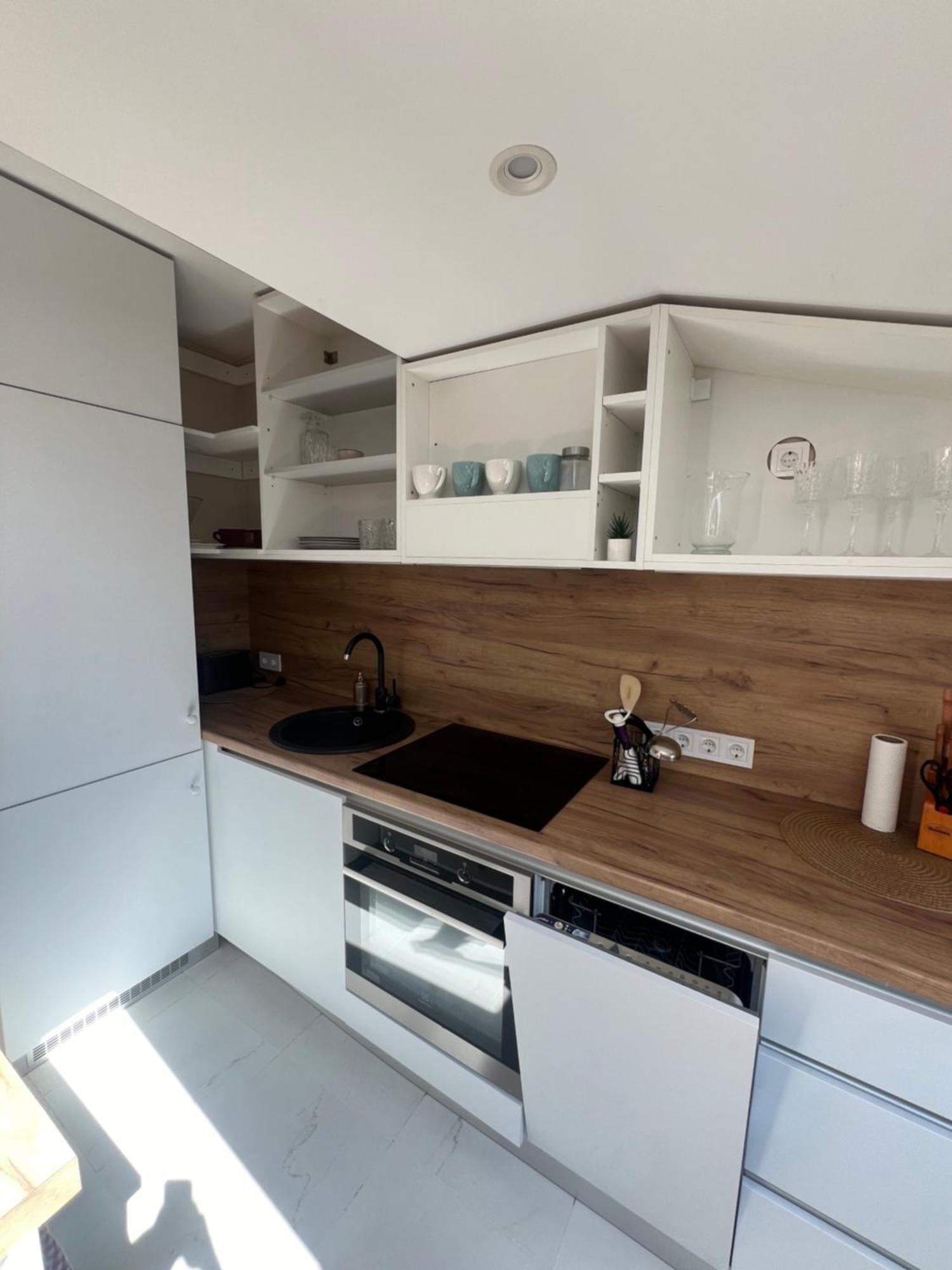 Kungu Street Apartment เลียปาญา ภายนอก รูปภาพ